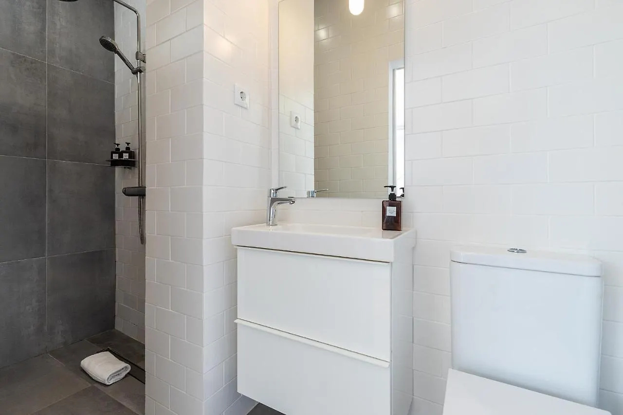 Apartment Claude Homes Lisbon Marques